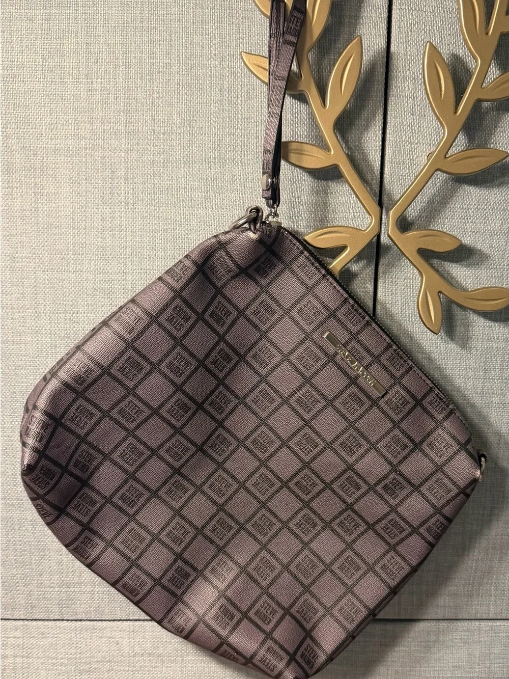 Steve Madden Mauve Patterned Wristlet Clutch